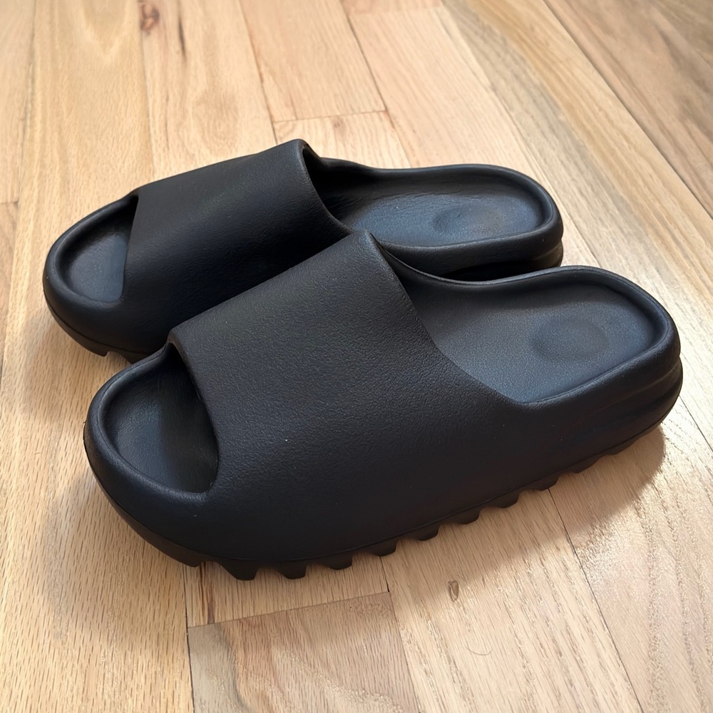 Black Yeezy Slides